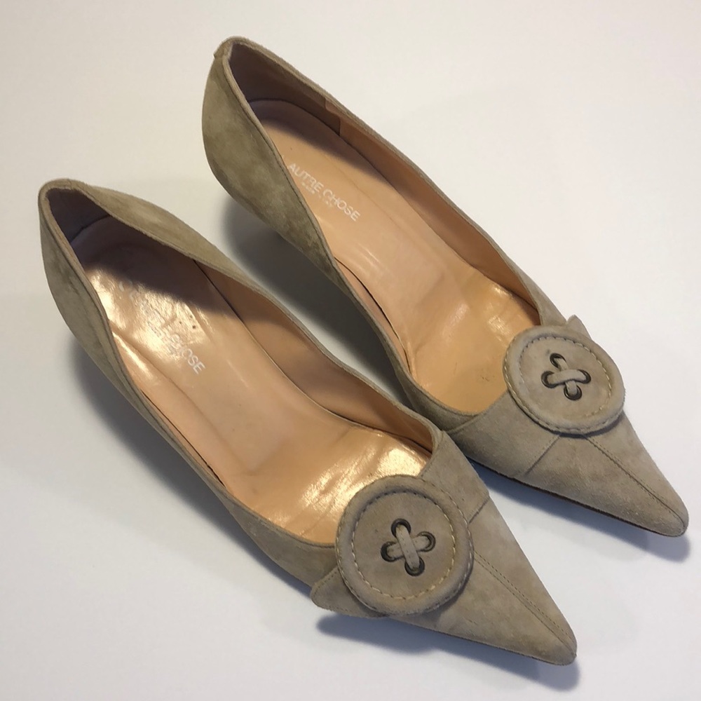 L’Autre Chose Low Suede Pumps